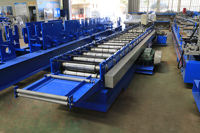 Klip-Lok Roof Panel Roll Forming Machine